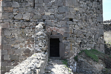 Fototapeta na wymiar old stone gate 