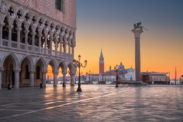 Fototapeta premium Venice, Italy from Piazzetta di San Marco in St. Mark's square in the morning.