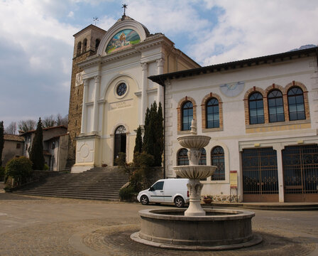 The 14th century Chiesa di San Nicolo Vescovo parish church in Piazza XX Settembre in Poffabro, an historic medieval village in the Val Colvera valley in Pordenone province, Friuli-Venezia Giulia, nor