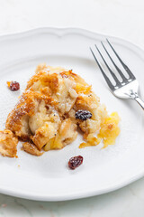 dessert called zemlovka made from buns with raisins