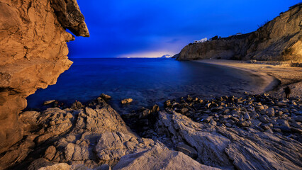 Fototapeta na wymiar Vista nocturna playa Paraíso de Villajoyosa, Alicante
