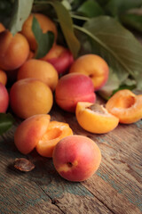Fototapeta na wymiar Juicy fresh apricots.