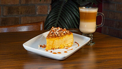 Deliciosos Pay de Nuez con Café