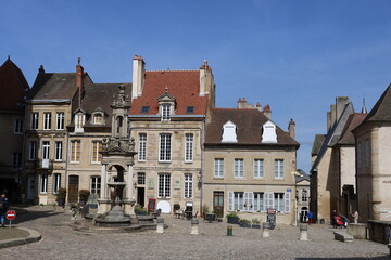 Fototapeta na wymiar Rue typique dans Autun, ville de Autun, département de la Saone et Loire, France