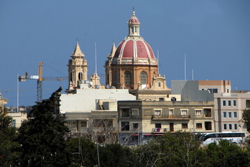 Obraz premium Ville de La Valette, bâtiments, remparts et balcons typiques du centre historique, Malte