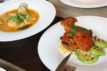 代表的なマカオ料理といえば、スパイシーなアフリカンチキン