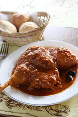 代表的なマカオ料理といえば、スパイシーなアフリカンチキン