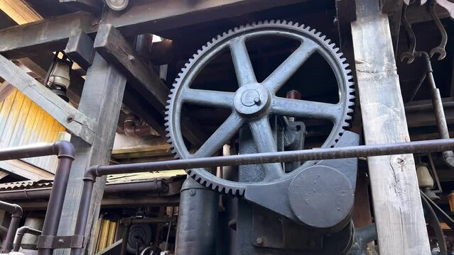 Miscellaneous spare parts for train and old car all antique metal and gears paravoz parts. High quality 4k footage