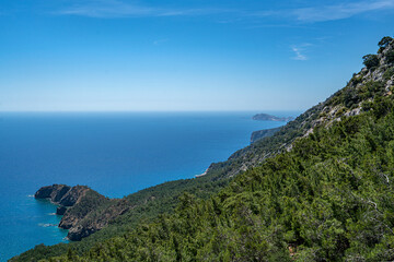 Gelidonya lighthouse, just like a hidden paradise located between Adrasan and Kumluca, is one of the locations where green and blue suit each other the most on the Lycian way for hikers and trekkers.
