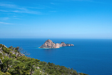 Gelidonya lighthouse, just like a hidden paradise located between Adrasan and Kumluca, is one of the locations where green and blue suit each other the most on the Lycian way for hikers and trekkers.