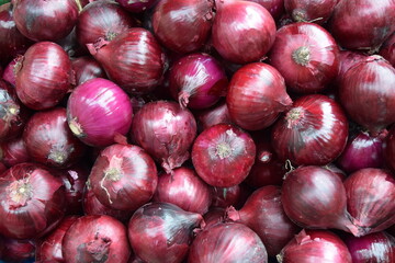 Rote Zwiebeln, red onions