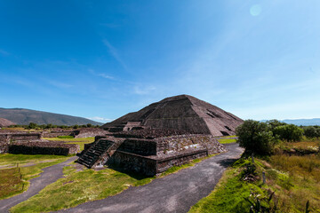 Fototapeta na wymiar View of the pyramids of Teotihuacan, ancient city in Mexico, located in Valley of Mexico. Teotihuacan pyramids Moon and Sun -Aztecs. UNESCO world heritage