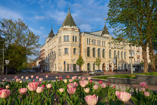 Building of Chernihiv Regional Philharmonic Center of festivals and concert programs in spring
