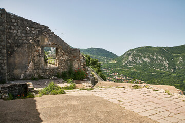Fototapeta na wymiar Montenegro, Kotor, Festung, Ruine.
