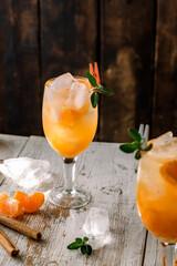 orange juice with ice