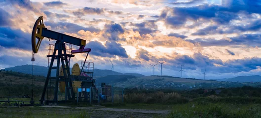 Fotobehang operating oil and gas © Perytskyy