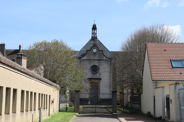 Fototapeta premium Anciens hospices, ancien hôpital, vue de l'extérieur, ville de Autun, département de Saone et Loire, France