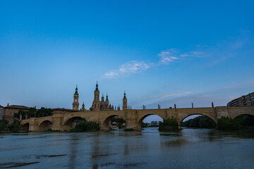 Fototapeta premium ヌエストラ・セニョーラ・デル・ピラール聖堂 サラゴサ スペイン