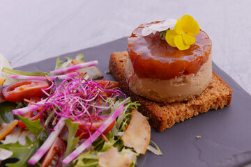 fois gras figue et salade