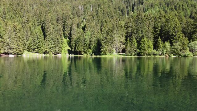 lago alpino escursione 