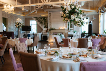 Banquet hall for weddings with decorative elements