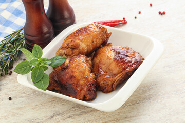 Roasted chicken leg with spicy sauce