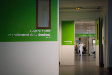 Center for the study and treatment of pain in an oncology department.