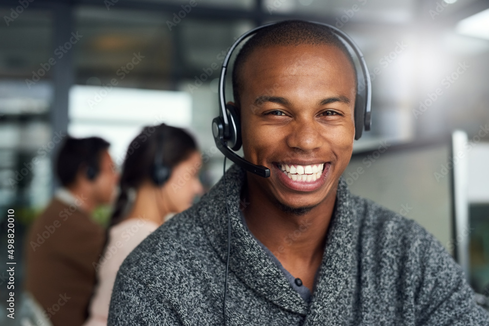 Leinwandbilder we take a keen interest in finding solutions for you. portrait of a call centre agent working in an 