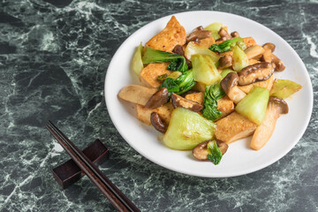 豆腐とチンゲン菜の炒め物