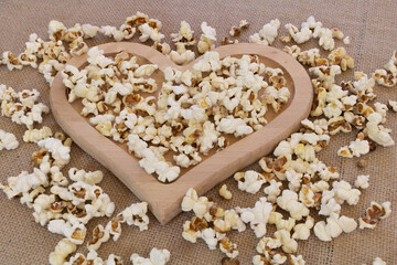 Fototapeta na wymiar Close up shot of popcorn in a heart plate