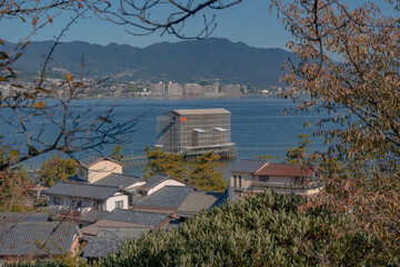 改装中の厳島神社の鳥居