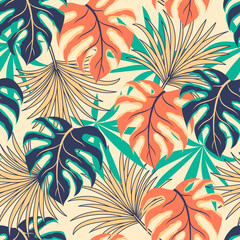 Abstracte tropische naadloze patroon met heldere planten en bladeren op een beige achtergrond. Naadloze patroon met kleurrijke bladeren en planten. Trendy zomerse Hawaii print.