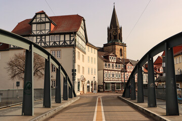 Fototapeta na wymiar Rotenburg a. d. Fulda; Alte Fuldabrücke, Steinweg und Stiftskirche