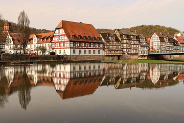 Fototapeta na wymiar Fachwerkstadt Rotenburg; Altstadtpanorama mit Marstall und Alter Fuldabrücke