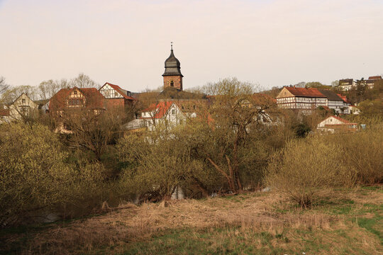 Fr&uuml;hling an der Fulda; Blick auf Breitenbach bei Bebra