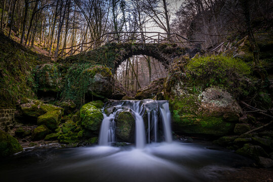 Schiessent&uuml;mpel Cascade