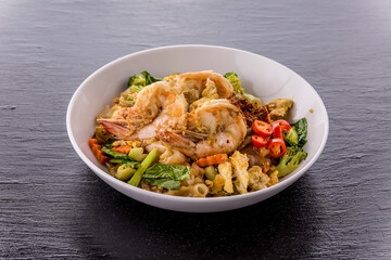 Fried Noodle in Soy Sauce with Prawns