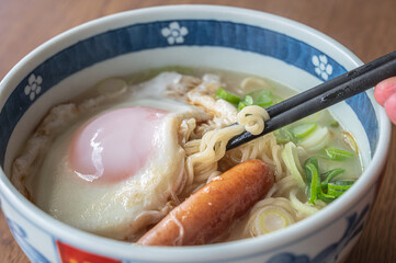 豚骨系インスタントラーメン