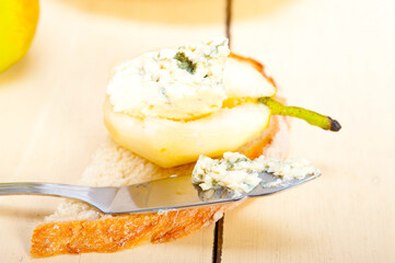 cheese and pears