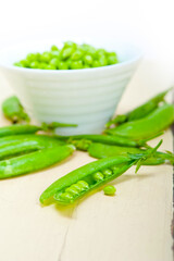 hearthy fresh green peas