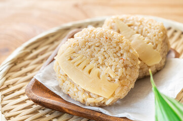 たけのこご飯のおにぎり