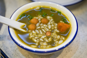 Guangxi specialty food, a bowl of mellow oil tea