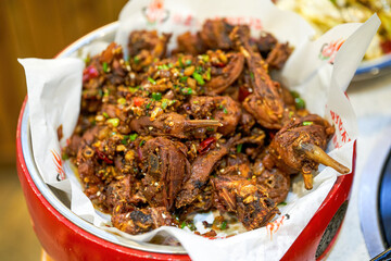 A crispy and spicy Guangxi dish, spicy and crispy duck