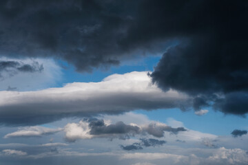 Obraz premium Sky with stormy dramatic clouds.