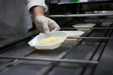 Hospital catering service: production in the kitchen then rapid.