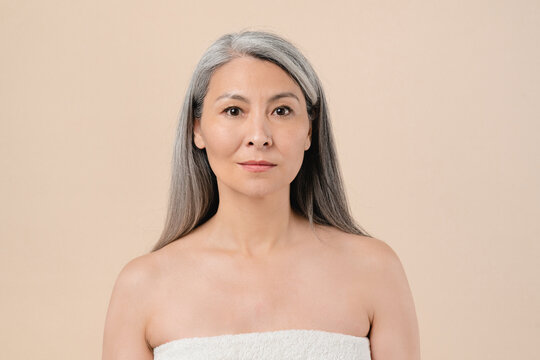 Botox Mature Woman Bilder – Durchsuchen 1,888 Archivfotos, Vektorgrafiken  und Videos | Adobe Stock