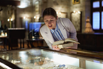 Woman Visitor Art Gallery Museum.