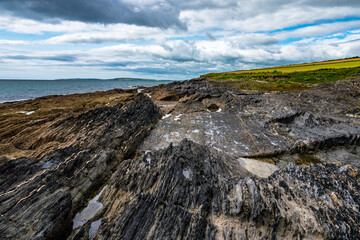 Steinige Felsenlüste am Meer