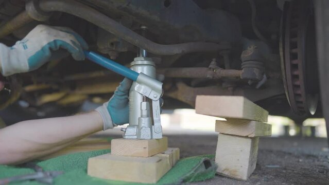 Man Changes Tire - Slow Motion