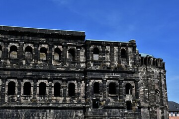 Detail der Porta Nigra - Stadtseite in Trier an der Mosel